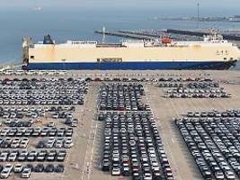 Dienstleistungs-Branche sackt ab: Chinas Industrie schrumpft weiter