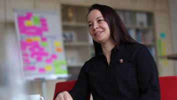 nach hikel-beben: spd schickt janine wolter ins rennen ums neuköllner rathaus