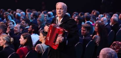 ulrich tukur über ehe: warum er sie für ein »kunstwerk« hält