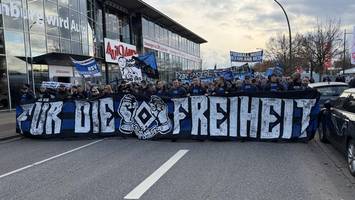 HSV-Fans protestieren und drohen Sport-Senator Andy Grote