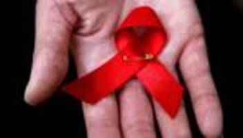 Krankheiten: Etwa 1.000 Menschen in MV leben mit HIV-Infektion