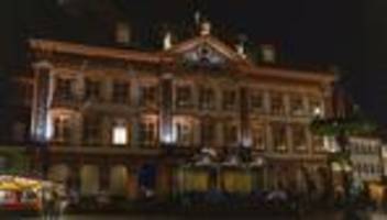 Tourismus: Weltgrößtes Adventskalenderhaus öffnet erstes Fenster