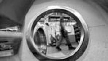 Wirtschaftspodcast Ist das eine Blase?: Fällt die Brandmauer in der Wirtschaft?