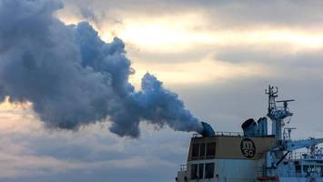 Giftiges Altöl als Schiffstreibstoff verkauft? Hamburger Unternehmer vor Gericht