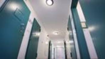 bauliche verzögerungen: beamte bewachen baustelle – häftlinge fehlen in moltsfelde