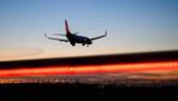 Bundesaufnahmeprogramm: Bundesregierung holt 192 Afghanen per Charterflug