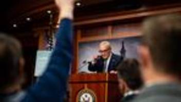 Der US-Überblick am Morgen : Bombendrohungen gegen Schumer, Liste missliebiger Journalisten