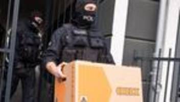 Ermittlungen: Solinger Beigeordneter wegen Schleuser-Affäre suspendiert