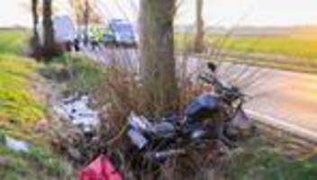 Region Hannover: Zweiradfahrer stirbt nach Zusammenstoß mit Transporter