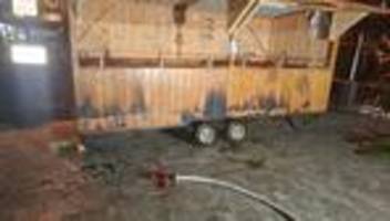 schorndorf (landkreis cham): christkindlmarkt-buden angezündet – täter weiter flüchtig