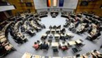 Sonntagsfrage: Umfrage: Keine Mehrheit für Schwarz-Rot