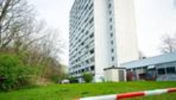 Tödlicher Balkonsturz: Was geschah im achten Stock?