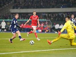 auch der fc st. pauli erstaunt: 16-jähriger schreibt bei herthas schützenfest pokal-geschichte