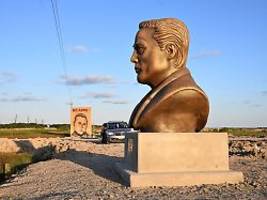 Wohnhäuser, Fitnesscenter, Pub: Elon Musk baut sich eine zweite Stadt