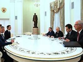 zentrale punkte offen: treffen von putin und witkoff endet nach fünf stunden
