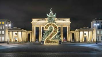 türchen 2: die spur der politischen wackersteine von kreuzberg