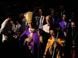 papst besucht türkei und libanon: „seid ihr bereit, friedensstifter in einer leidenden welt zu sein?“