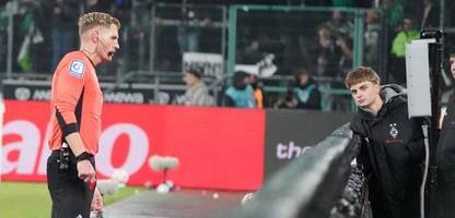 Diskussion um Videobeweis: Wie schwer es ist, für Schiedsrichter die Würde zu bewahren