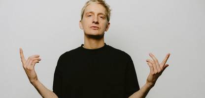 kraftklub-sänger felix kummer: »früher oder später werden die reaktionären kräfte verlieren«