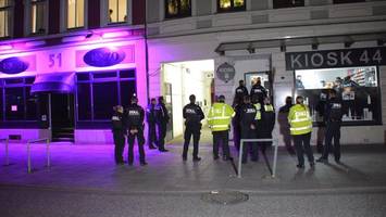 Nach einem Hinweis: Zoll durchsucht Kiosk und wird fündig