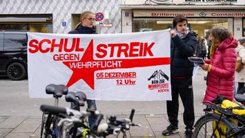 Wehrpflicht: Bündnis ruft zu Schulstreiks auf – Risiko für Schüler