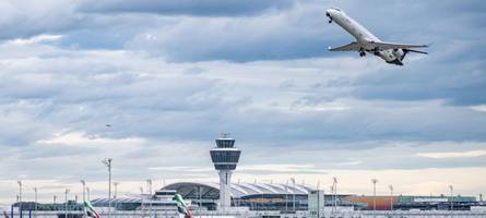 wie weit ist das abschiebeterminal am flughafen münchen?