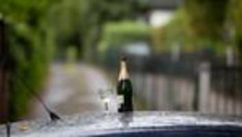 Führerschein weg: Seniorin mit Sekt am Steuer und 1,4 Promille erwischt