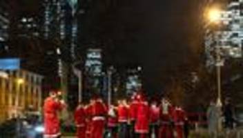 Handschuhe, Socken und Co.: Handel erwartet kleine Geschenkwelle zum Nikolaus