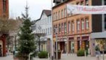 Little Ugly Christmas Tree: Holzminden macht aus Spott um Tanne eine Spendenaktion
