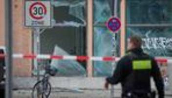 Silvester-Debatte: Nach Kugelbomben-Explosion: Hausbesitzer für Böllerverbot