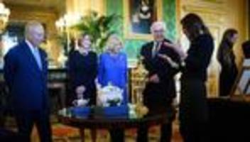 Staatsbesuch in Großbritannien: Bundespräsident und König tauschen Geschenke aus