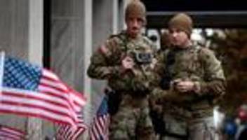 USA: Trump-Regierung stoppt Einwanderungsanträge aus 19 Ländern