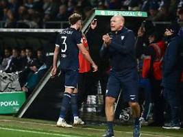 Freiburg im DFB-Pokal weiter: Auf Eigentor folgt Rot: Bochum verzweifelt gegen VfB an sich selbst