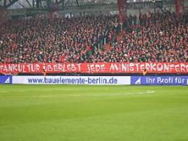 Innenminister prüfen Maßnahmen: Die Grünen schließen sich Protesten der Fußball-Fans an