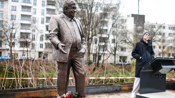 Visit Berlin behält sich „juristische Schritte“ wegen Lübcke-Statue vor