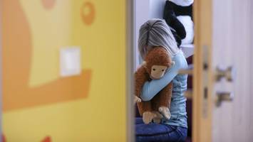 Schweigen, Wegsehen, Versagen: Wenn Schulen zum Risiko für Kinder werden