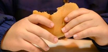 Burger und Softdrinks gefährden Kinder weltweit
