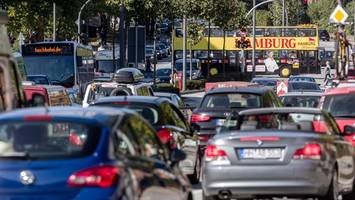 So viel Lebenszeit verlieren Autofahrer in Hamburg im Stau