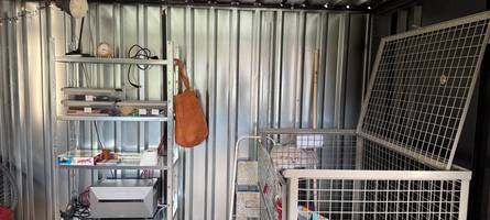 der container für spielgeräte im universitätsviertel ist zurück