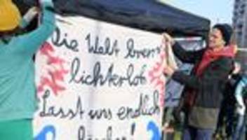 Betrieb gestört: Blockade durch Aktivisten: Jänschwalde-Prozess ausgesetzt