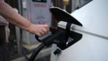 Elektromobilität: Bundestag verlängert Steuerfreiheit für Elektroautos