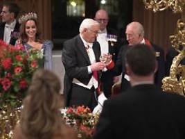 bankett auf schloss windsor: könig charles serviert steinmeier einen schwarzwald-martini