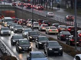 ehrenamtliche werden gestärkt: bundestag beschließt entlastungen für pendler und gastronomie