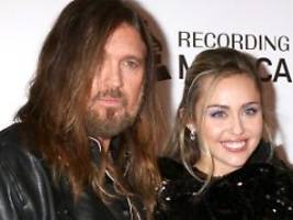 Überraschend väterliche worte: billy ray cyrus gratuliert tochter miley zur verlobung