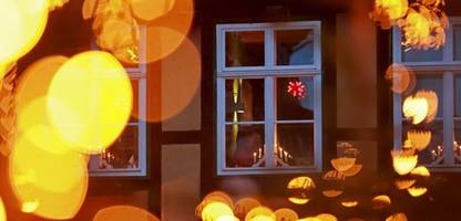 städtereise im dezember: quedlinburg öffnet sich zum advent in den höfen