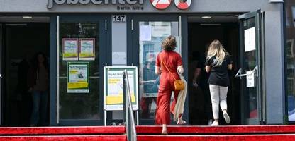 bürgergeld: jeder zweite bezieher sucht laut befragung keinen job