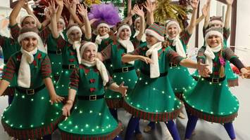 Nikolausparade zieht erstmals mit 80 Tänzern durch Bergedorf