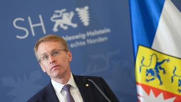 Waffe unterm Sakko: Polizeieinsatz bei Daniel Günthers Reise nach Tallinn