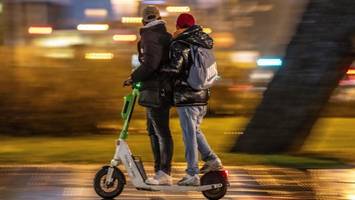mehr e-scooter-unfälle in hamburg – wie ki tandemfahrten verhindern soll