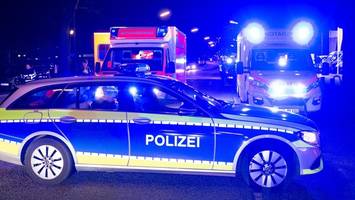 senior (85) rast gegen straßenlaterne in barmbek-süd und stirbt